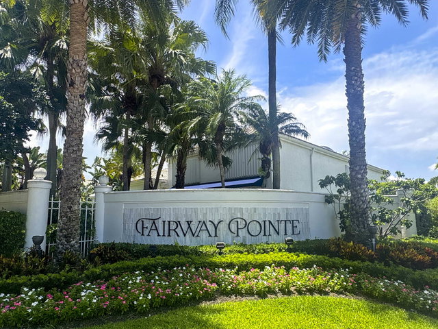 Fairway Pointe  photo 2